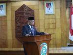 Wakil-Bupati-Mempawah-Muhammad-Pagi-menghadiri-rapat-paripurna.jpg