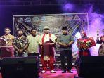 Wakil-Bupati-Mempawah-Muhammad-Pagi-menutup-Karaoke235wed.jpg