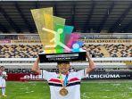 Welber-Jardim-berhasil-meraih-gelar-juara-bersama-Sao-Paolo-FC-U17.jpg