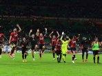 ac-milan-merayakan-kemenangan.jpg