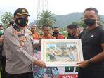 akbp-fauzan-sukmawansyah-berikan-kejutan.jpg