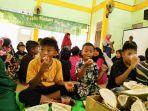 anak-anak-makan-duren.jpg