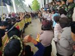 anggota-polresta-pontianak-dan-prajurit-kodam-xii-tanjungpura_20180427_233245.jpg