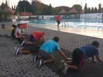atlet-menjalani-latihan-di-kolam-renang-petrokimia-gresik.jpg