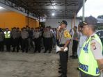 atusan-personel-polres-mempawah-bersiap-mengamankan-debat-publik_20180415_200123.jpg