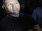 bambang-widjojanto-pulang-ke-rumahnya-di-depok.jpg