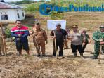 Danramil 05/Menyuke Hadiri Penanaman Jagung Oleh BUMDes Bina Mandiri Songga