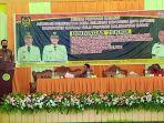 bupati-kapuas-hulu-fransiskus-diaan-saat-membuka-langsung-kembali-kegiatan-bimbingan-teknis.jpg