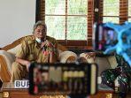bupati-sintang-jarot-winarno-memimpin-konferensi-pers.jpg