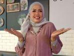 deretan-transformasi-elly-sugigi-yang-kini-rombak-penampilan-mantap-berhijab-hingga-rapikan-gigi.jpg