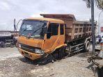 dump-truk-pembawa-krikil-yang-mengalami-rem-blong.jpg