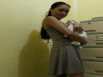 foto-ibu-gendong-bayi_20180808_134933.jpg