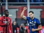gelandang-inter-milan-asal-turki-hakan-calhanoglu.jpg