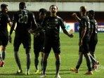 gelandang-persib-bandung-marc-klok-melakukan-selebrasi.jpg