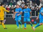 gelandang-zenit-st-petersburg-wilmar-barrios-bertepuk.jpg