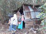 gubuk-seng-5.jpg<pf>gubuk-seng-77.jpg<pf>lena-bersama-anaknya-di-gubuk-seng-bekas-mirip-kandang-ayam-mega-timur.jpg<pf>gubuk-seng-1.jpg<pf>gubuk-seng-3.jpg