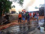 gudang-kayu-terbakar.jpg