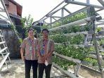 guru-mulok-sma-bina-mulia-dan-tanaman-hidroponik.jpg