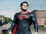 henry-cavill-berperan-sebagai-superman-di-film-man-of-steel.jpg