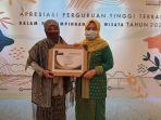 hikmah-trisnawatipenghargaan.jpg