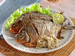 ikan-bawal-panggang-sambal-belimbing_20171009_094336.jpg