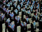 ilustrasi-wisudawan-dan-wisudawati-universitas.jpg