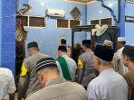 jamaah-landak-tarawih.jpg