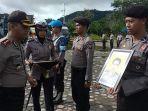 kapolres-kayong-utara-akbp-asep-irpan-rosadi-secara-simbolis-melepas-seragam-polri.jpg
