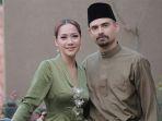 kelakuan-tak-biasa-bcl-ke-suaminya-ashraf-sinclair-di-sofa-jadi-sorotan-netizen-istri-idaman.jpg