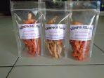 kelapa-yang-di-olah-menjadi-keripik-kelapa-oleh-mahasiswa-iain-pontianak.jpg