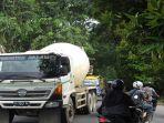 kendaraan-cukup-ramai-dan-terlihat-pepohonan-rindang.jpg