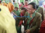 kenjungan-ketua-persit-kck-pd-xii-tanjungpura-ke-umkm-centre-pontianak.jpg