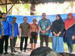 kepala-desa-sungai-belidak-juliansyah-saat-foto-bersama-ketua-umkm-kelapa-jaya-juhnair.jpg