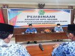 kepala-kemenag-mempawah-mirad-saat-memberikan-sdf.jpg