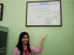 ketua-bank-mini-smkn-3-pontianak-maya-angela-jumat-20042018_20180420_163231.jpg