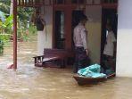 korban-banjir-polsek-ledo.jpg