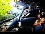 BREAKING NEWS: Avanza Seruduk Bus Damri