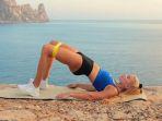 latihan-glute-bridge-yang-bagus-untuk-menguatkan-otot-pinggang.jpg