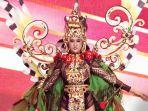 live-streaming-miss-supranational-2018-wilda-muncul-mengenakan-busana-dayak.jpg
