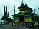 masjid-jami-sultan-ayub-yang-terletak-di-jl-panggeran-mas-rt2-kantu.jpg