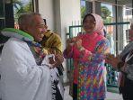 melepas-keberangkatan-180-32r4ew.jpg