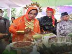 mencicipi-kue-tradisional-sdf.jpg