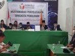 musyawarah-penyelesaian-sengketa-pemilihan-yang-digelar-bawaslu-ketapang.jpg