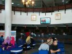 nasabah-bertransaksi_20170313_190833.jpg