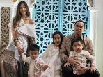 nia-ramadhani-blak-blakan-ngaku-dicium-4-pria-sebelum-nikah-istri-ardi-bakrie-dimarahi-putrinya.jpg