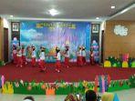 para-siswa-tk-bustanul-athfal-3-antusias-ikuti-pentas-seni.jpg
