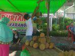 pedagangdurian.jpg
