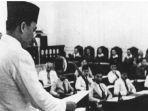 pelaksanaan-ppki-pertama-1945-pembelajaran-dalam-buku-tema-7-kelas-5-pembelajaran-4.jpg
