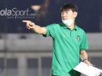 pelatih-timnas-indonesia-shin-tae-yong-malam-ini-timnas-indonesia-akan-melawan-thailand.jpg