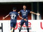pemain-arema-fc-liga-1-bri-sepak-bola-pss-sleman.jpg